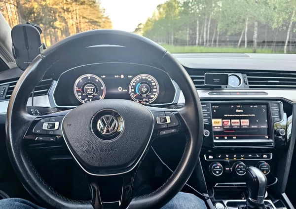 Volkswagen Passat cena 67900 przebieg: 217000, rok produkcji 2015 z Śrem małe 742